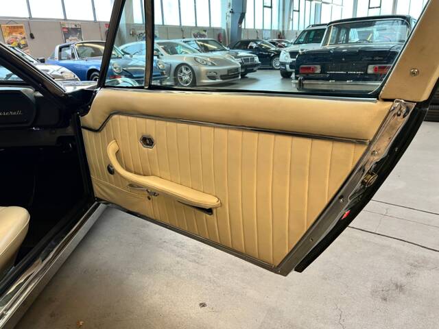 Maserati Indy 4200