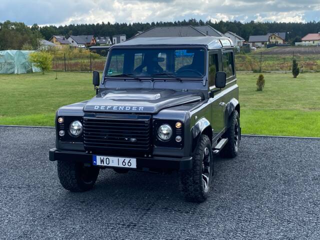 Land Rover Defender 90 Works V8 "70th Edition"