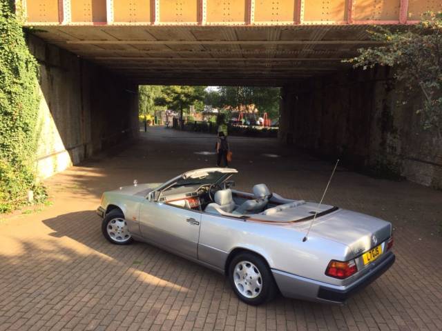 Mercedes-Benz 320 CE