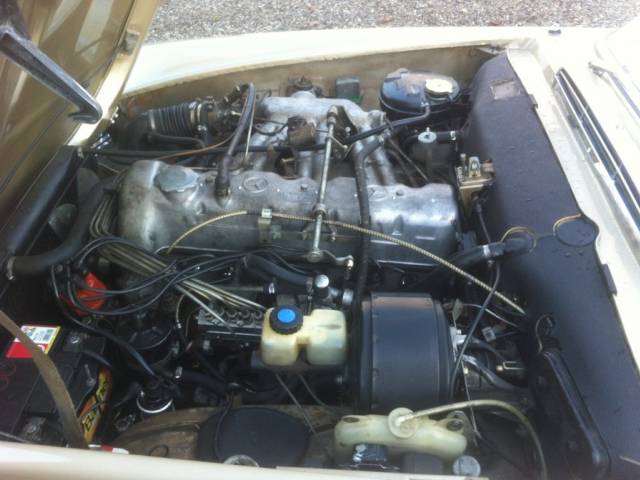 Mercedes-Benz 230 SL