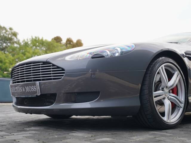 Aston Martin DB 9