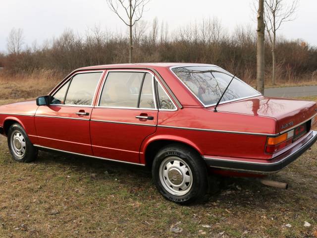 Audi 100