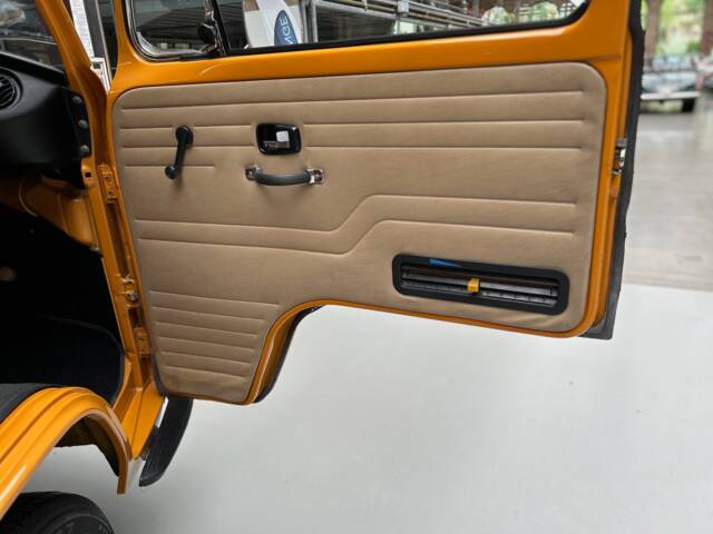 Volkswagen T2b Westfalia