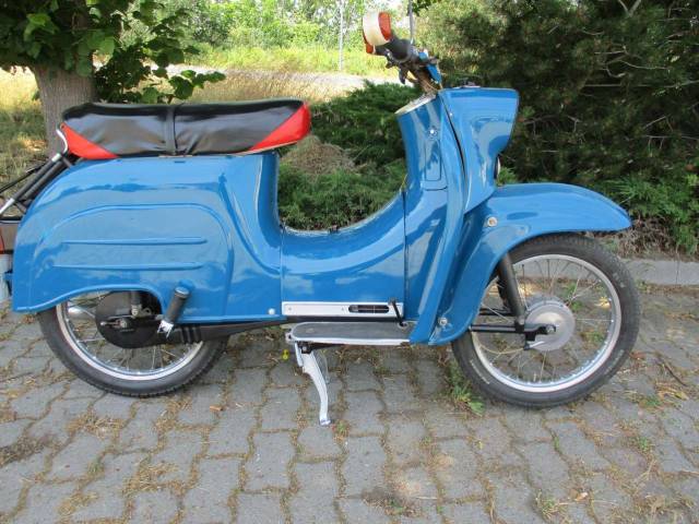 Simson Schwalbe KR51 Blau 1964-1986 DDR 1/24 Ixo Modell Motorrad mit individiuellem Wunschkennzeichen