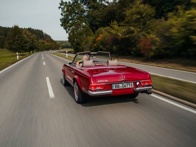 Mercedes-Benz 280 SL