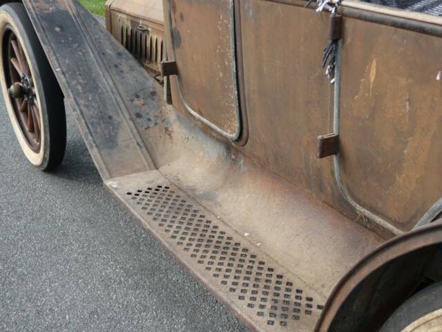 Regal Model T Underslung