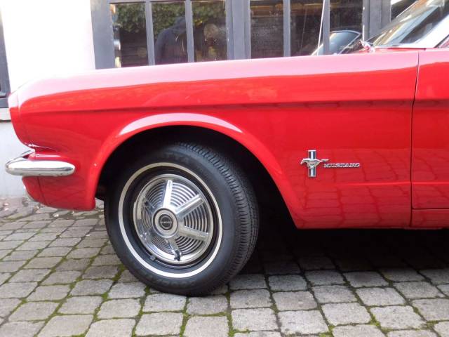 Ford Mustang 200