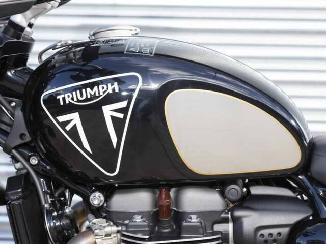 Triumph Scrambler 1200 Bond Edition