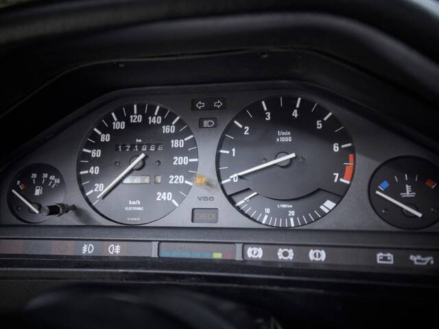BMW 325i
