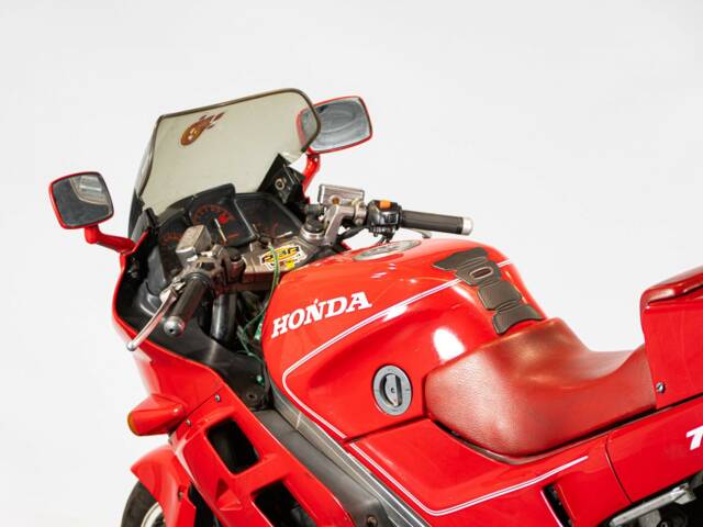 Honda VFR 750R RC 30