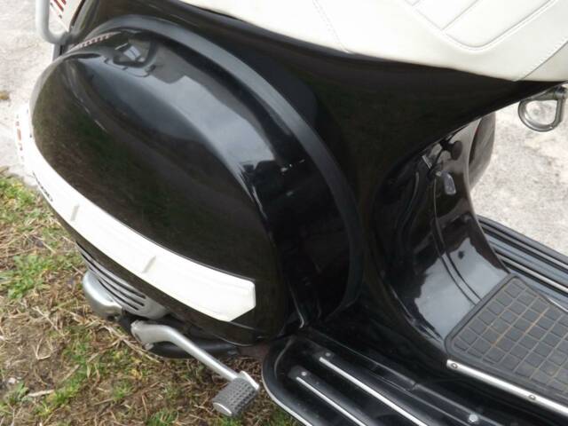Piaggio Vespa PX 125 E