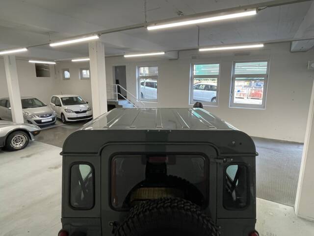 Land Rover Defender 90
