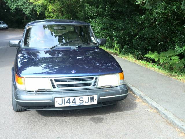 Bild 1/61 von Saab 900 SE 2.0i 16V (1991)