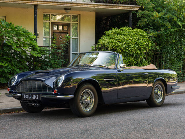 Immagine 1/28 di Aston Martin DB 6 Mk II Volante (1970)