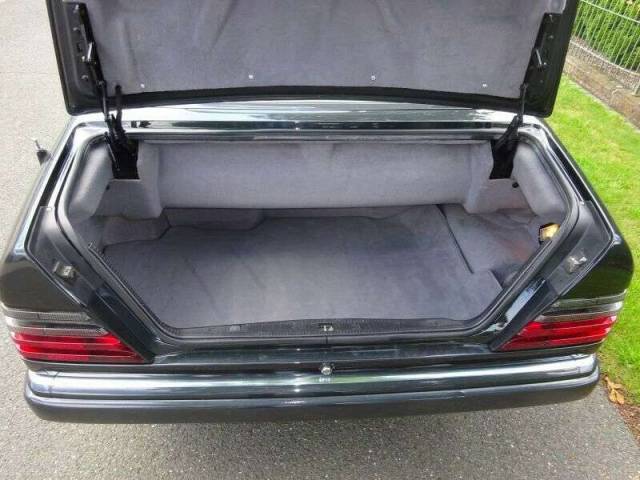 Mercedes-Benz E 320