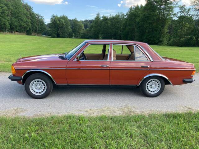 Mercedes-Benz 240 D