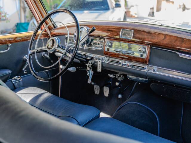 Mercedes-Benz 300