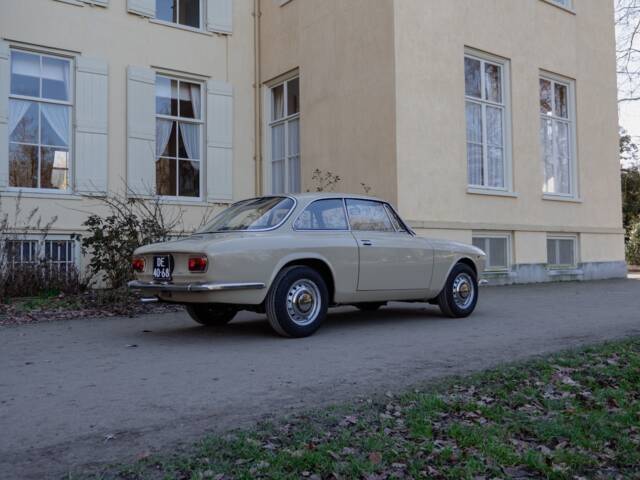 Alfa Romeo Giulia GT 1300 Junior
