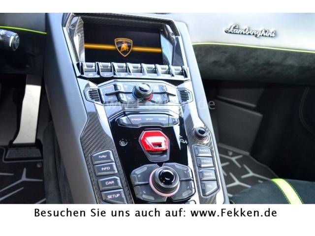 Lamborghini Aventador LP 750-4 SV
