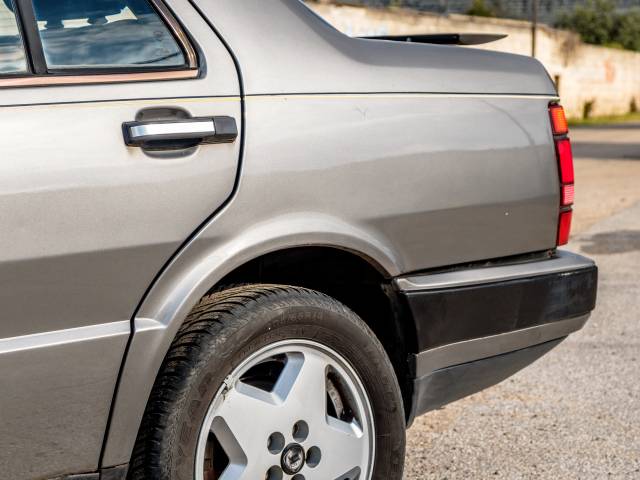 Lancia Thema 8.32
