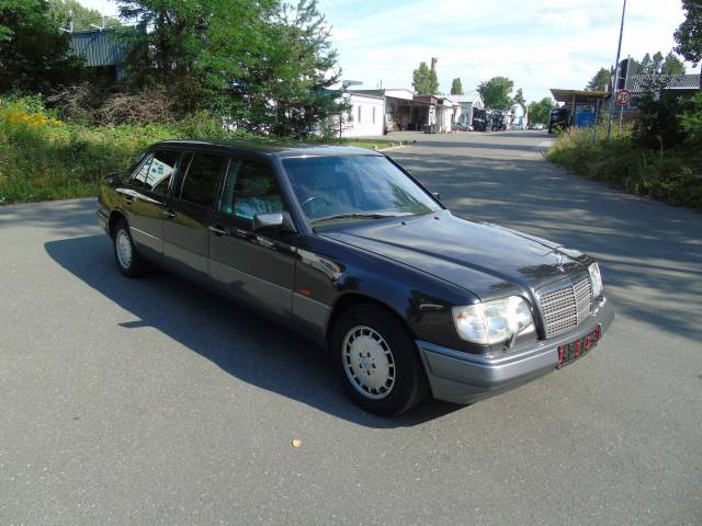 Mercedes-Benz 260 E Lang