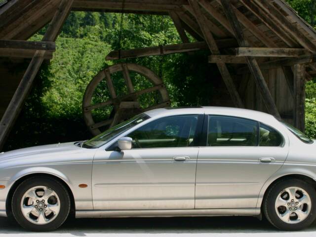 Imagen 1/51 de Jaguar S-Type 4.0 V8 (2000)