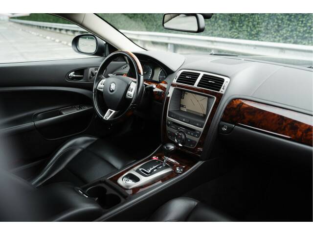 Jaguar XKR
