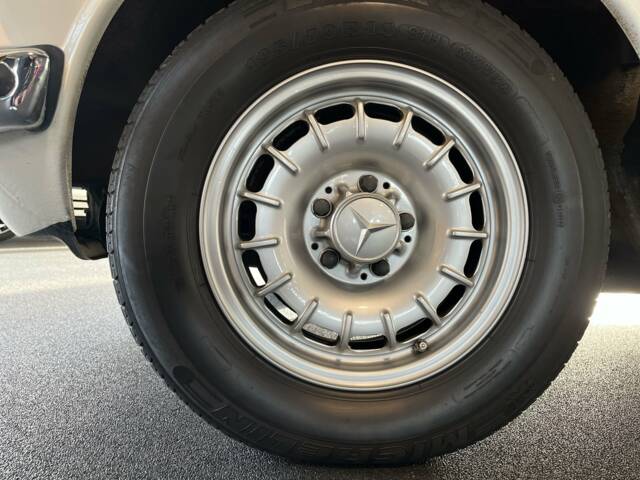 Mercedes-Benz 280 E