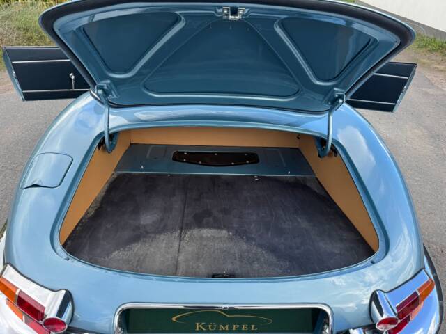 Jaguar E-Type 3.8 Flat Floor