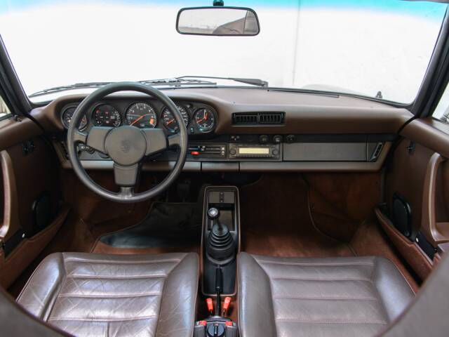Porsche 911 Carrera 3.2