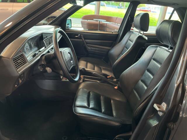 Mercedes-Benz 190 E 2.3-16