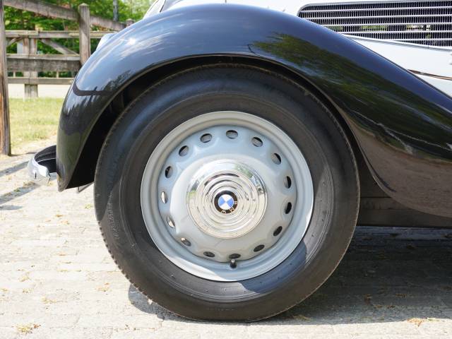 BMW 327