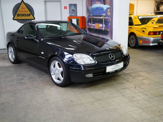 Afbeelding 1/36 van Mercedes-Benz SLK 230 Kompressor (1999)