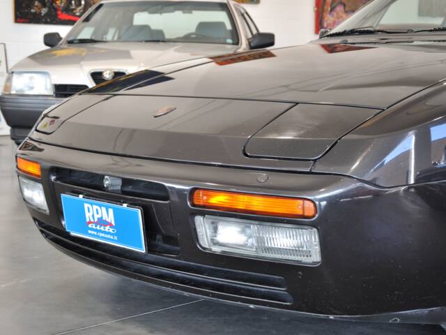 Porsche 944 S2