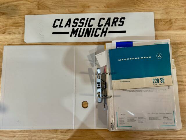 Mercedes-Benz 220 SE b