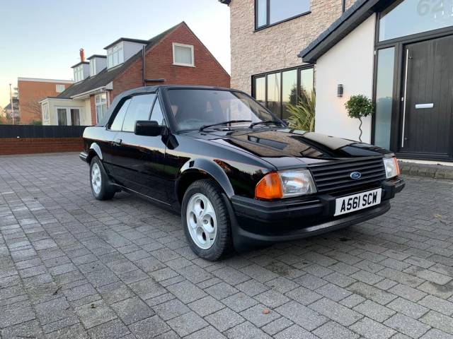 Bild 1/17 von Ford Escort 1.6 (1984)