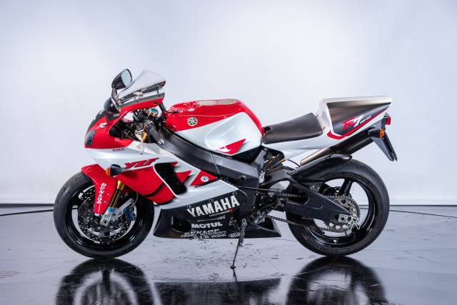 Image 1/50 de Yamaha DUMMY (2001)