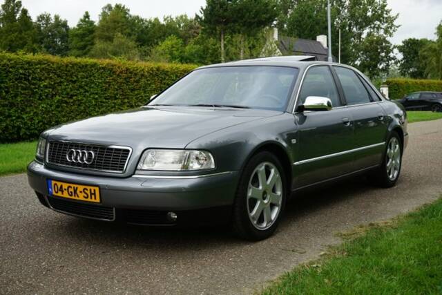 Image 1/7 of Audi A8 4.2 quattro (2001)