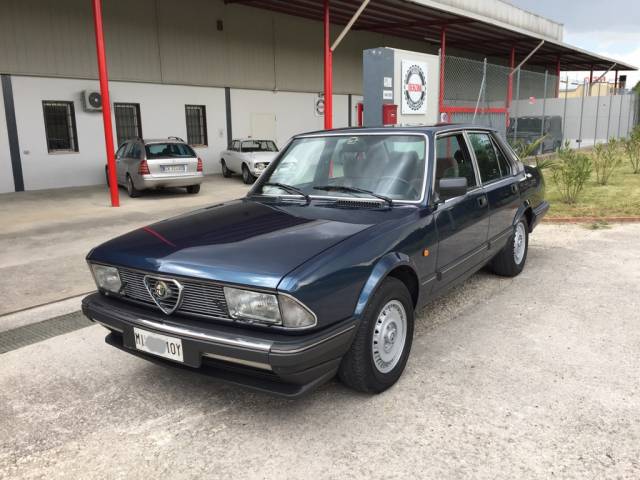 Bild 1/22 von Alfa Romeo Alfa 6 - 2.5 Iniezione Quadrifoglio (1985)