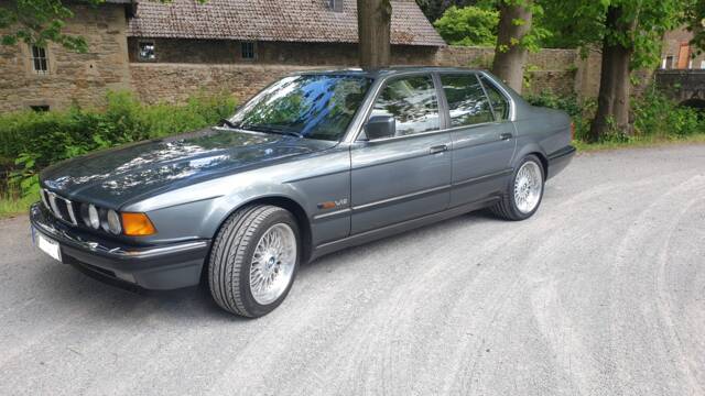 Immagine 1/16 di BMW 750i (1989)