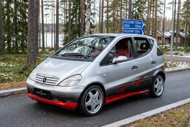 Image 1/42 of Mercedes-Benz A 160 "F1 Häkkinen Edition" (1999)