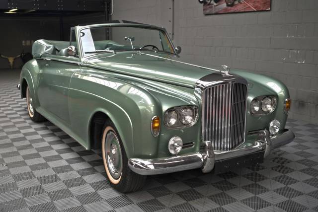 Image 1/50 de Bentley S3 Mulliner Park Ward DHC (1963)