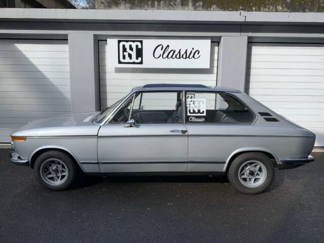 Image 1/26 de BMW Touring 2000 tii (1972)