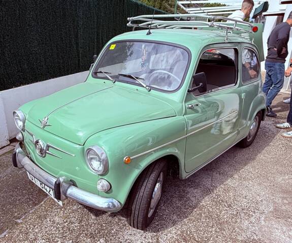 Bild 1/13 von SEAT 600 D (1968)