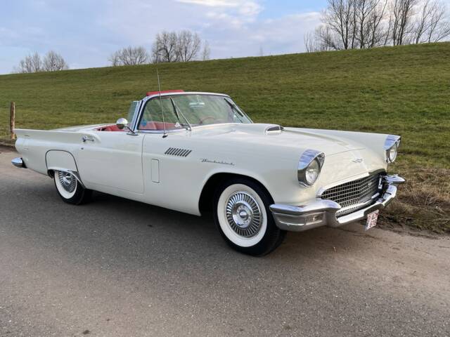 Image 1/8 of Ford Thunderbird (1957)
