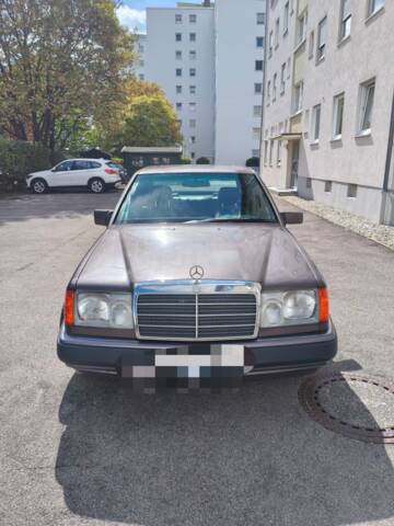 Afbeelding 1/9 van Mercedes-Benz 400 E (1993)