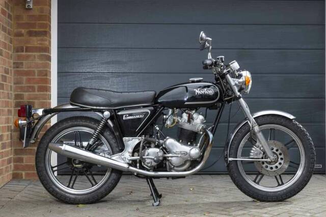 Image 1/30 of Norton Commando 750 Roadster (1972)