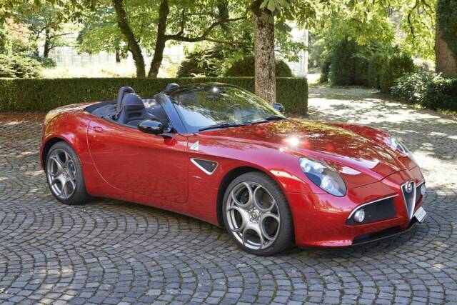 Image 1/6 of Alfa Romeo 8C Spider (2011)
