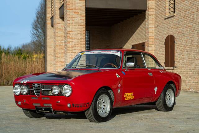 Immagine 1/50 di Alfa Romeo 2000 GT Veloce (1973)