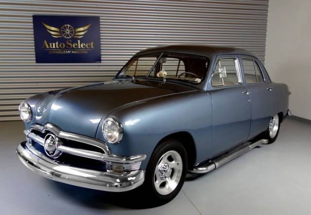 Image 1/9 of Ford Custom DeLuxe (1950)